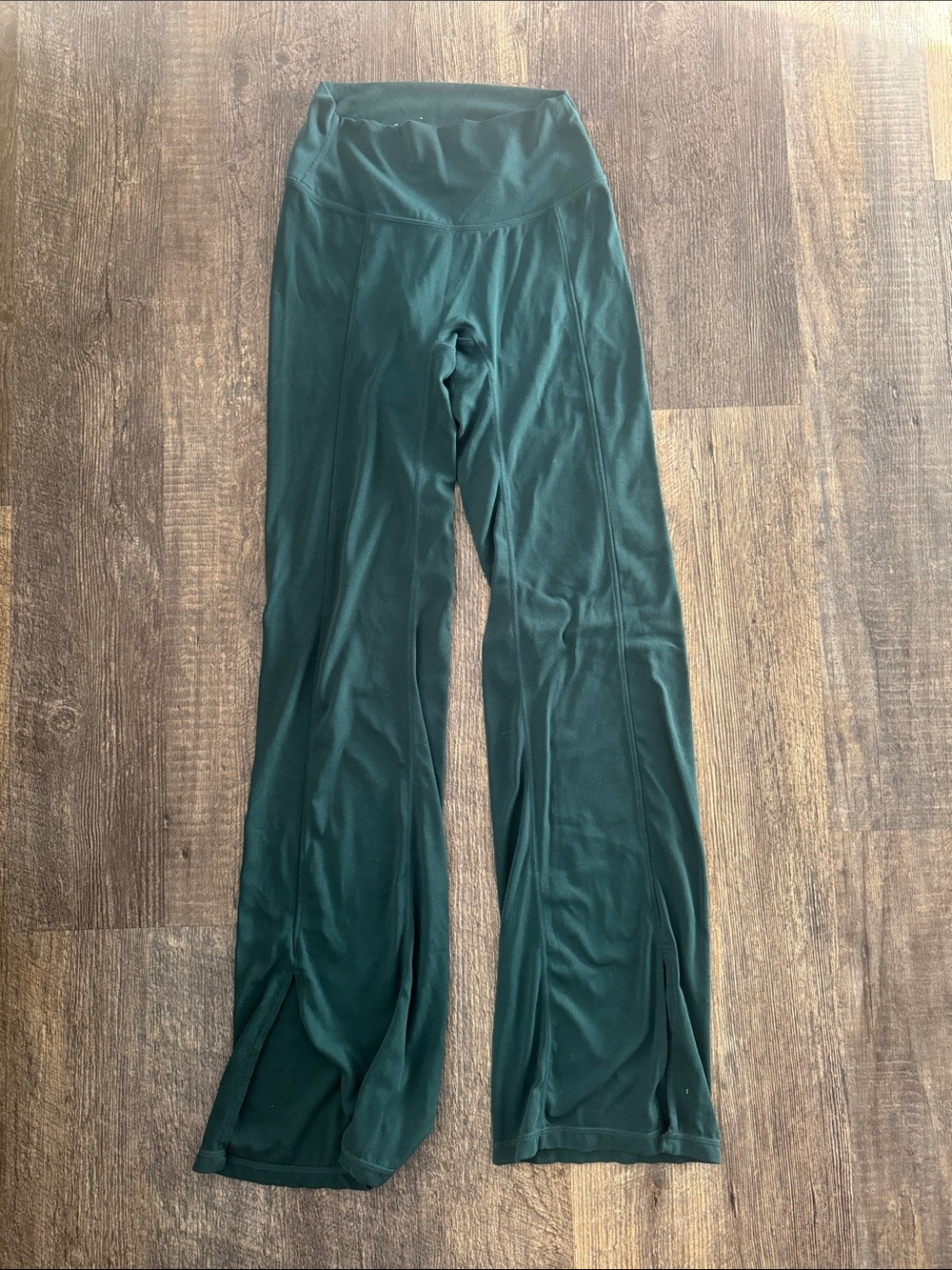 Paragon • spruce flare leggings